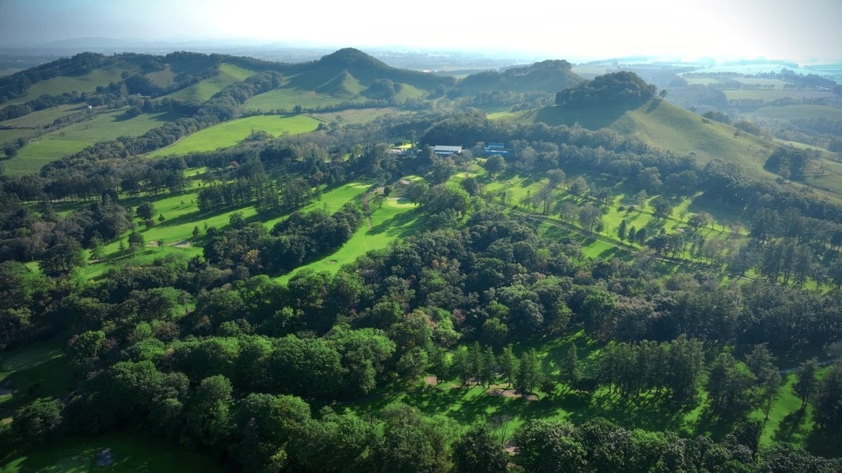 ゴルフ場全景写真