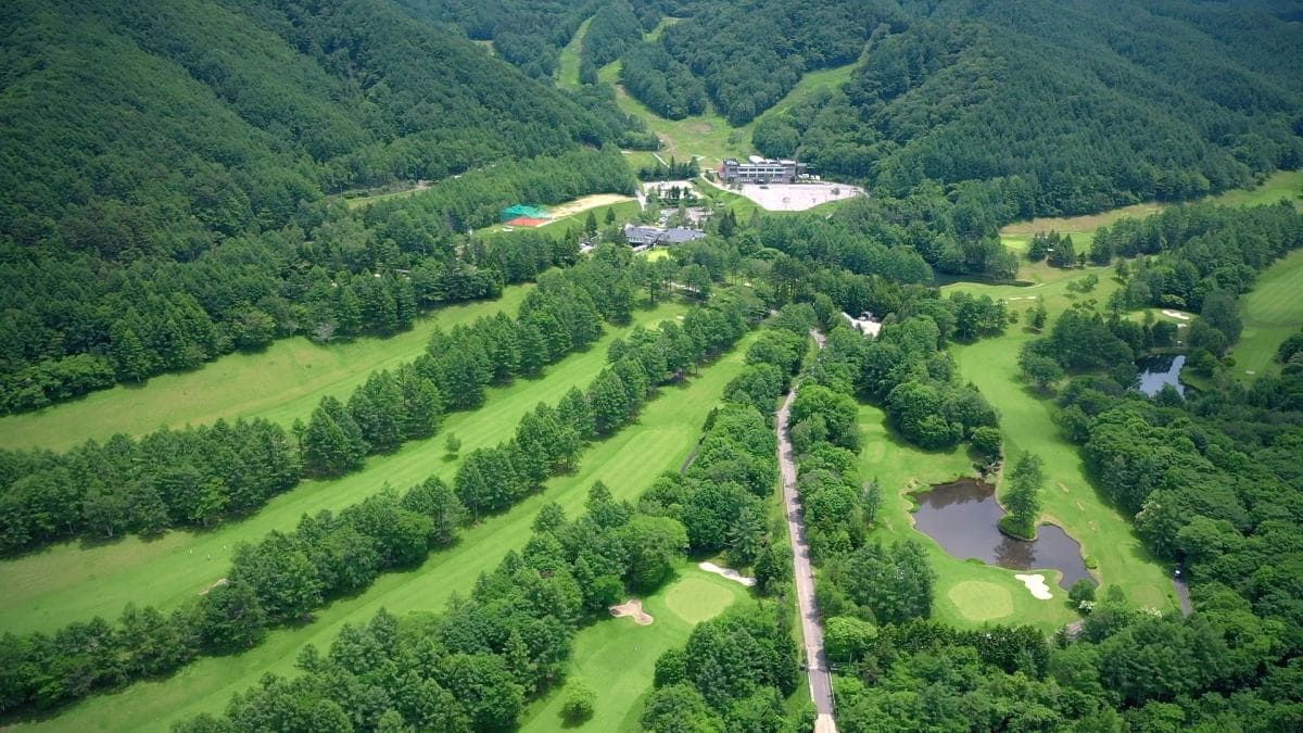 ゴルフ場全景写真
