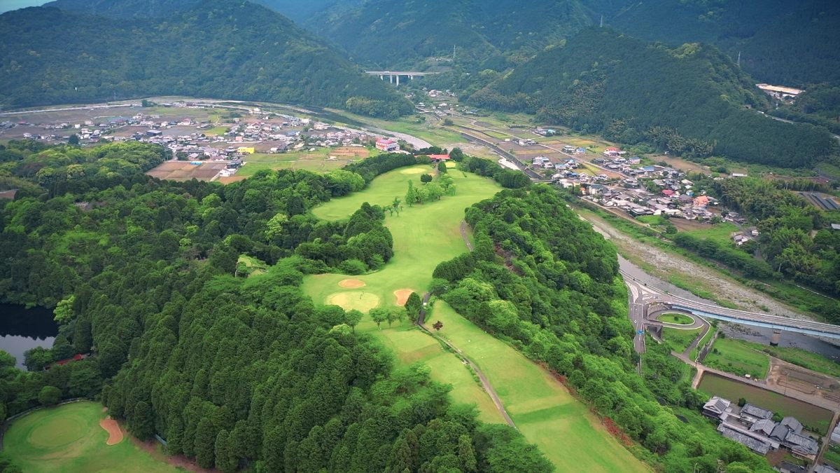 ゴルフ場全景写真